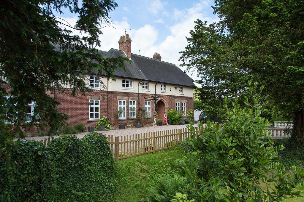 Heywood Hall Denstone Ngoại thất bức ảnh