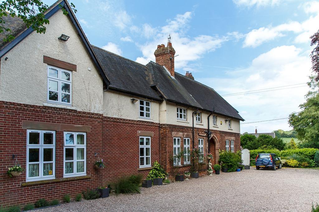 Heywood Hall Denstone Ngoại thất bức ảnh